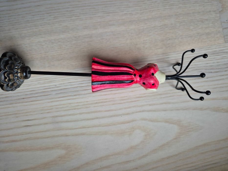 Figurka / stojak na kolczyki, pierścionki