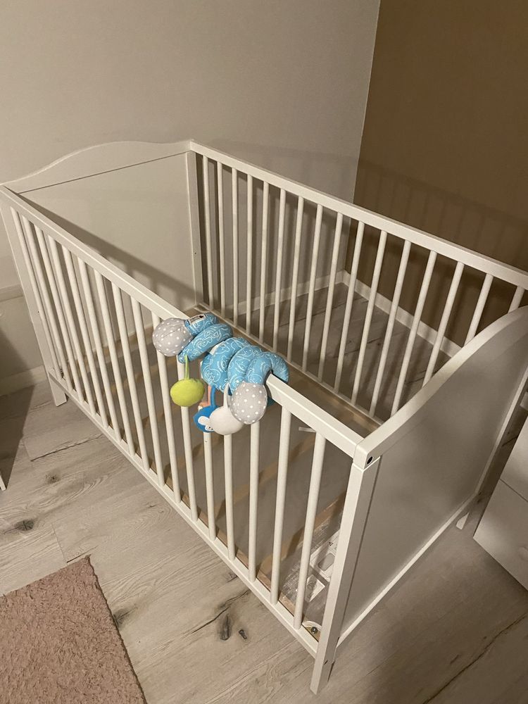 Łóżeczko niemowlęce Ikea z materacem jak nowe