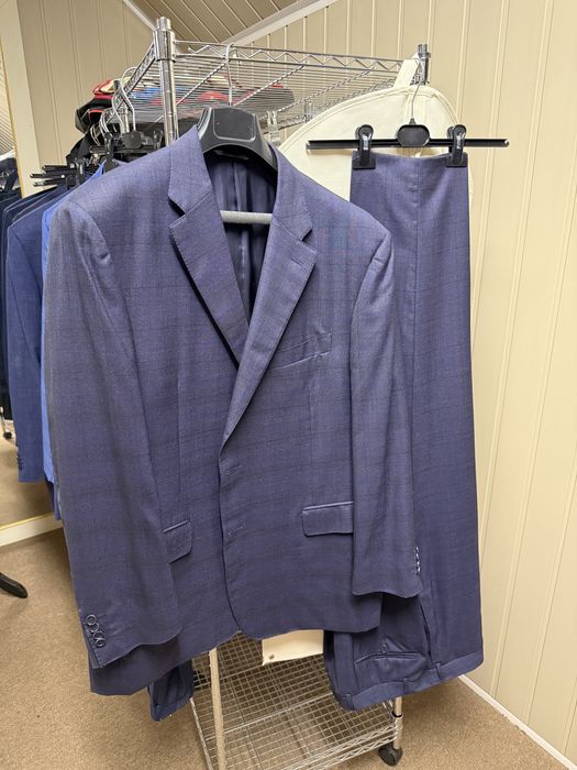 Продам чоловічі костюми