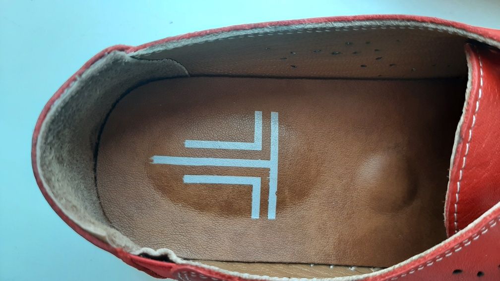 Новые!!! Женские кроссовки туфли Мокасины кожаные 38 размер
