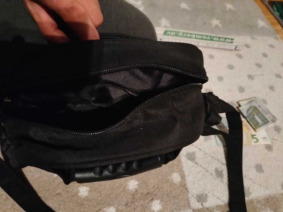 Продам невелику сумку для документів