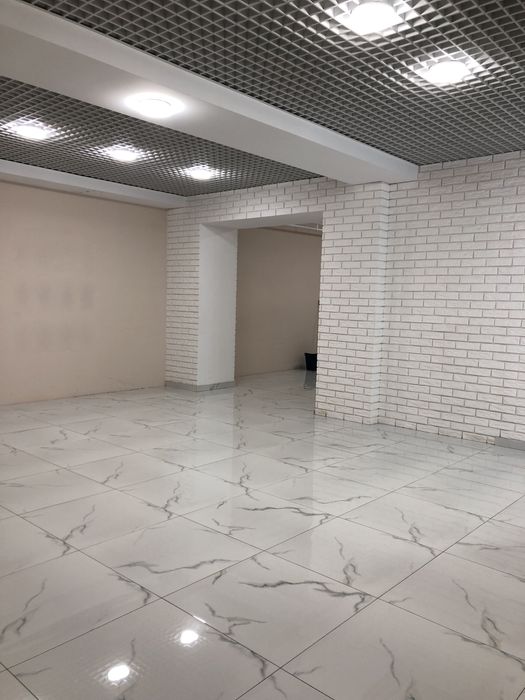 Продаж приміщення/офісу/магазину.