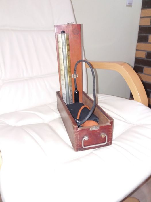 Старий ртутний тонометр