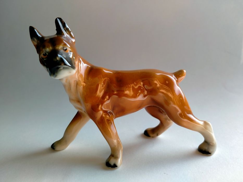 Figurka psa boksera