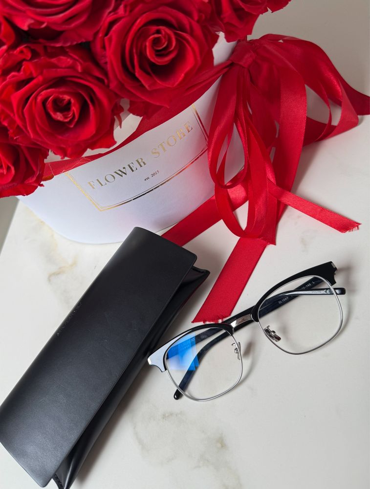 Okulary korekcyjne czarna ramka - 0,75 i - 1 Yves Saint Laurent YSL