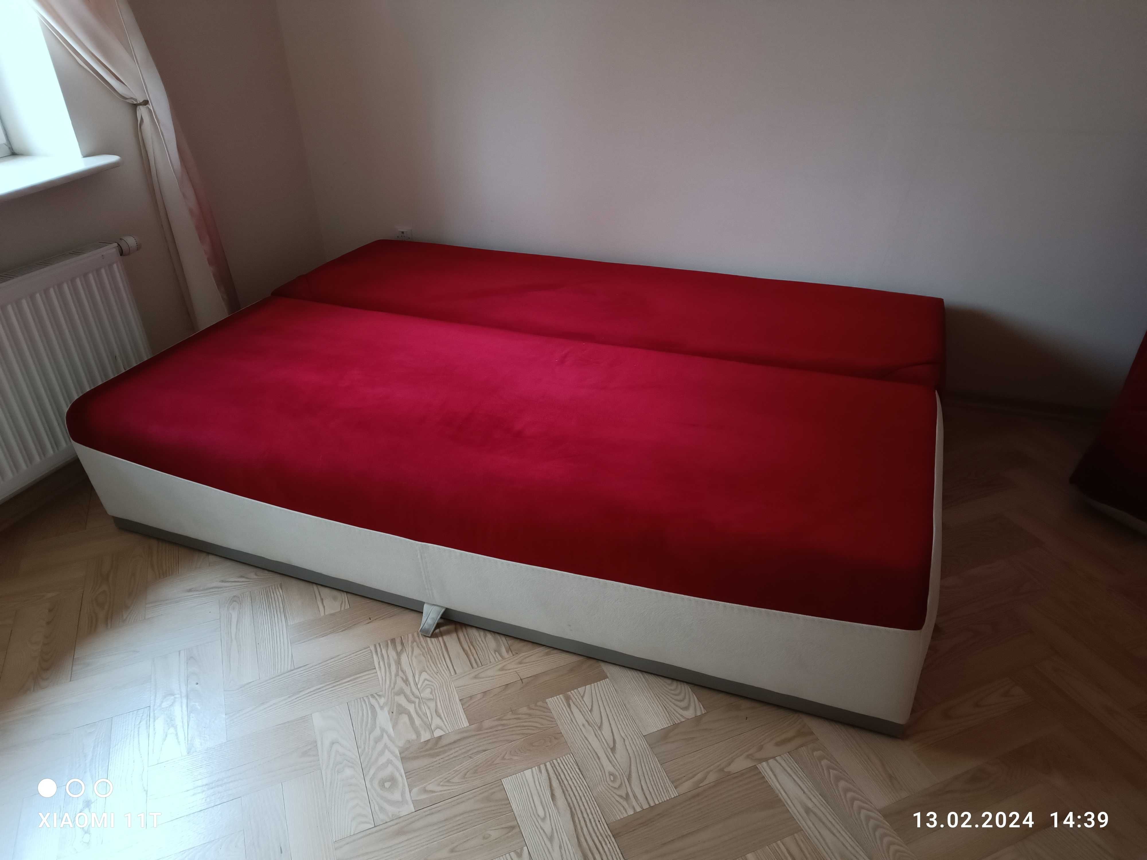 Kanapa rozkładana z pojemnikiem na pościel