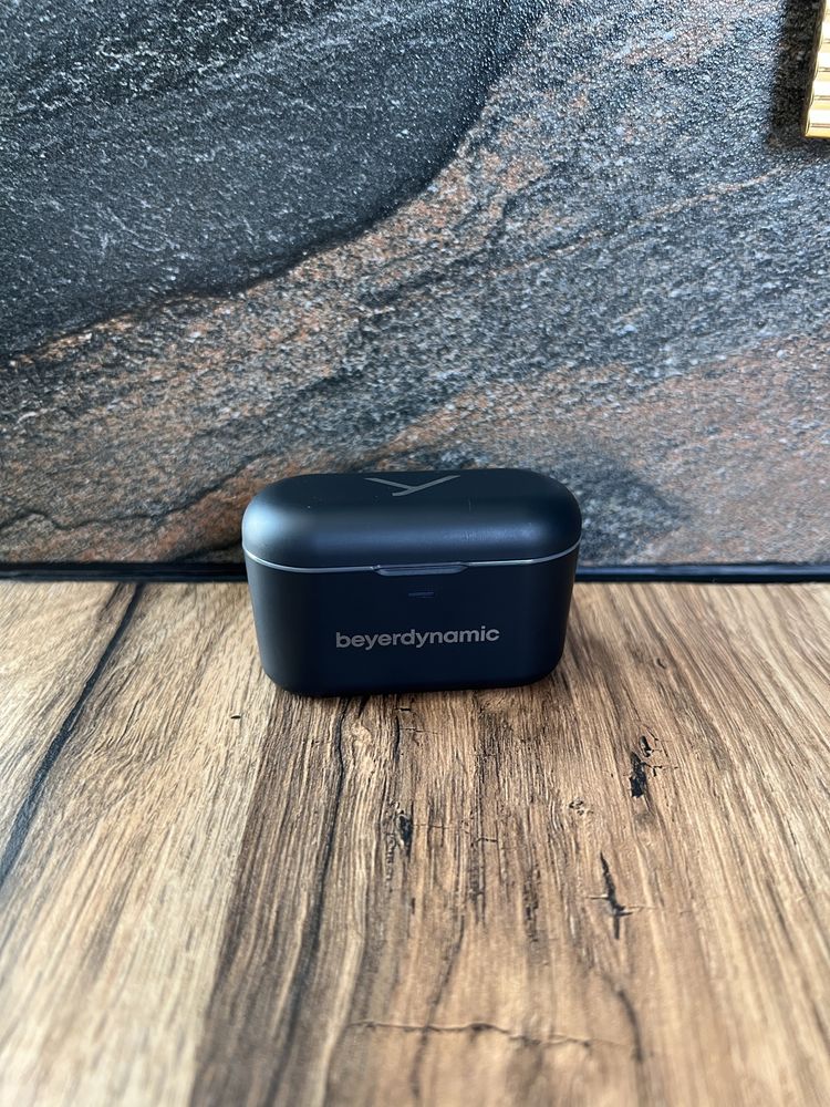 Навушники Beyerdynamic Free Byrd Bluetooth | In-Ear | Як нові