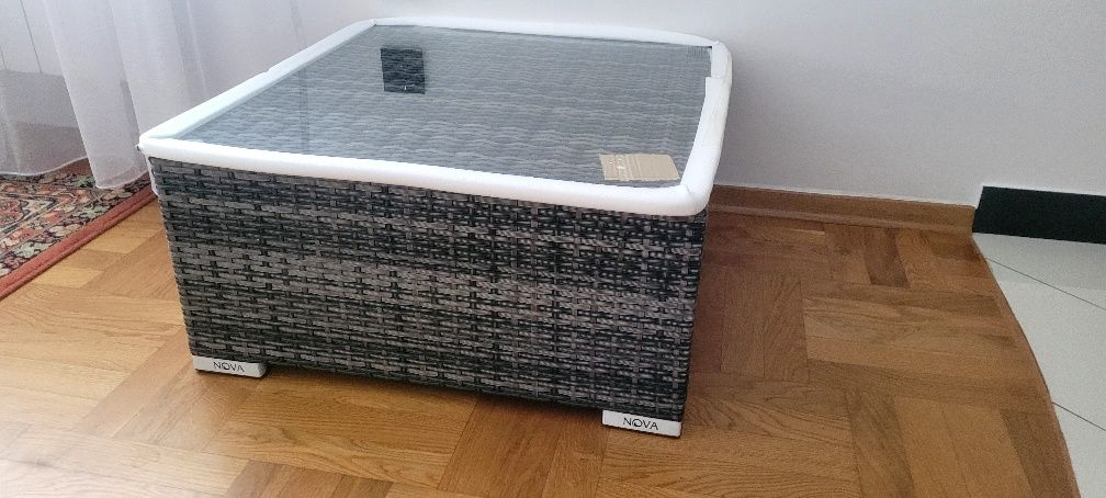 Stolik Technorattan 67z67 z szybą