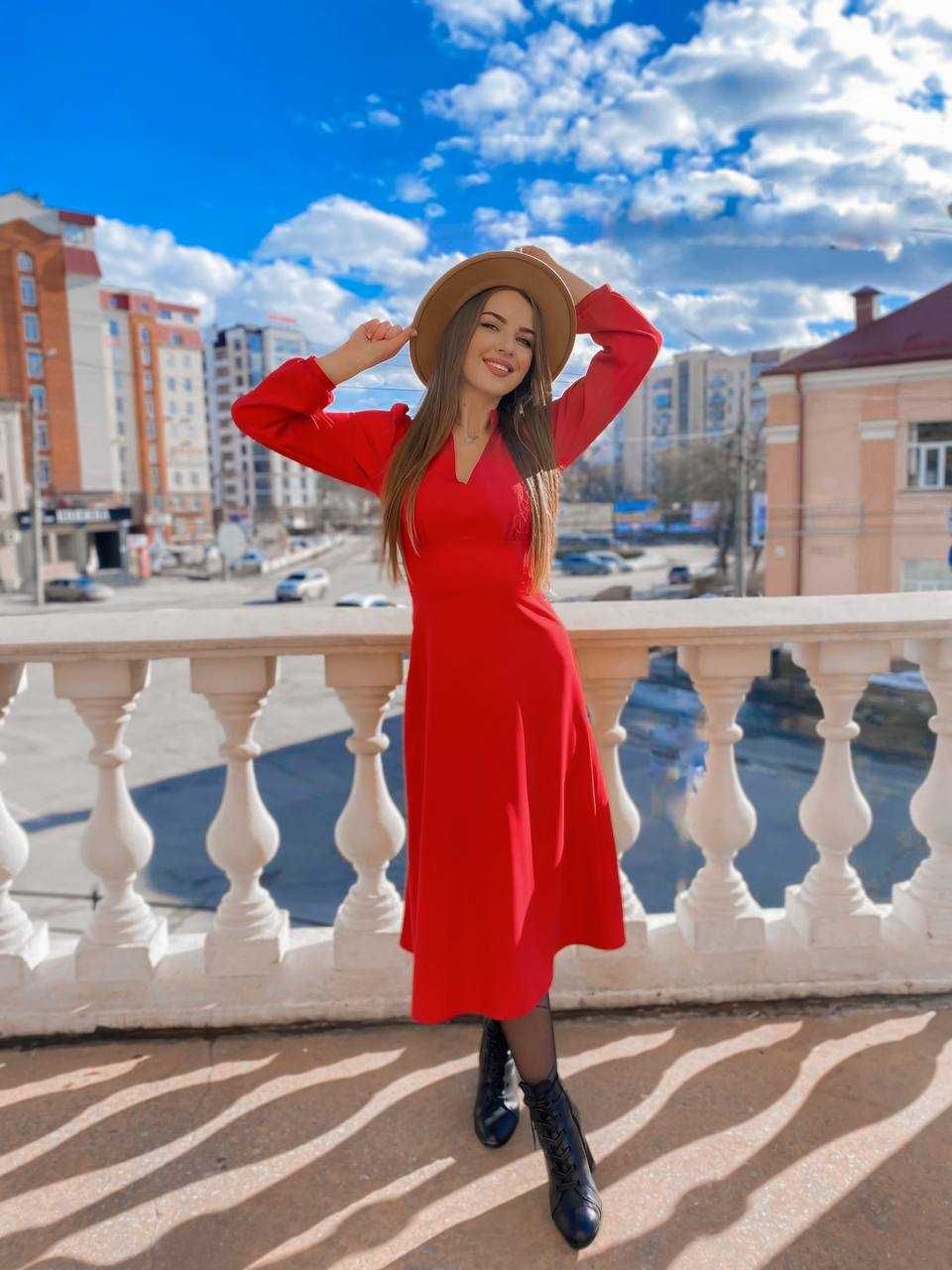 Елегантна сукня від VOVK