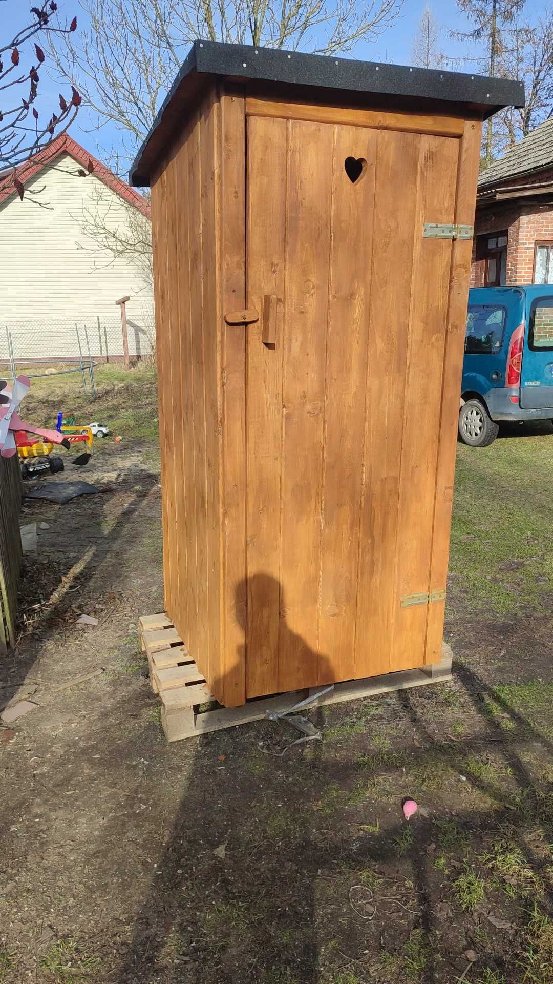 Kibel na budowę.