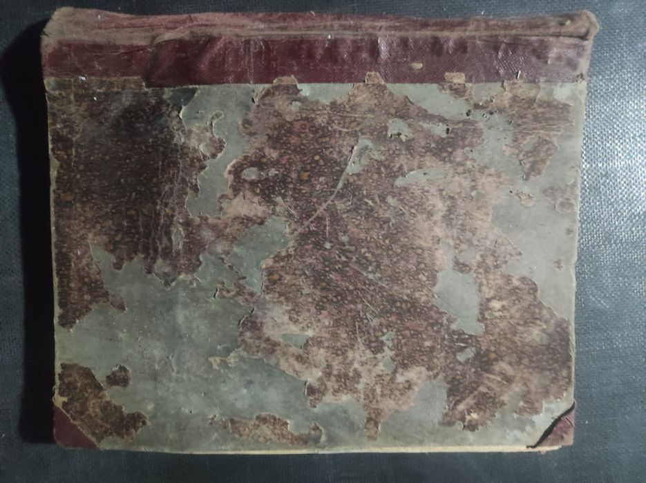 Livro francês c' sinais de uso