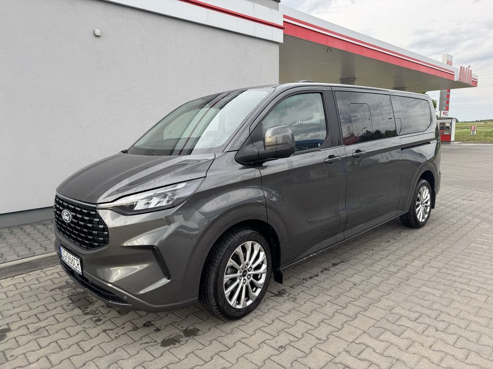 Wynajem busów - Renault Trafic Long 9 os. oraz Ford Turneo Custom 8 os