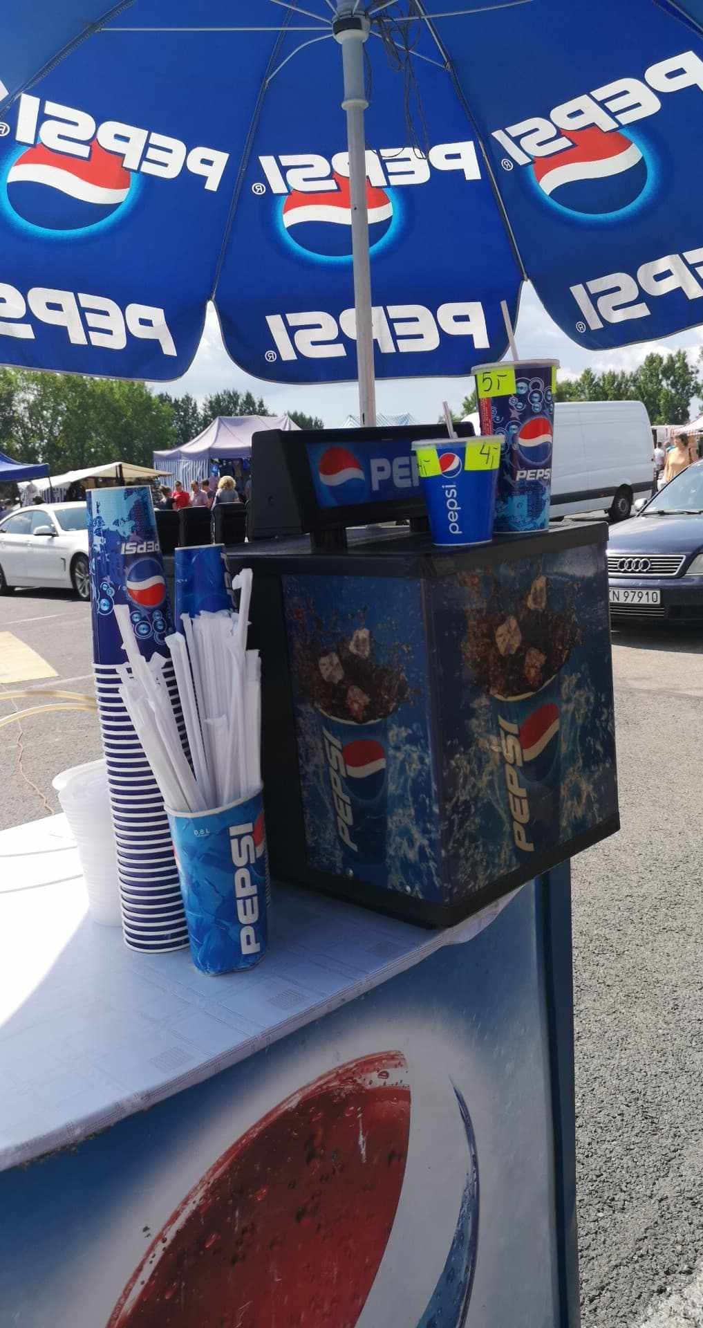 Nalewak Pepsi / dystrybutor