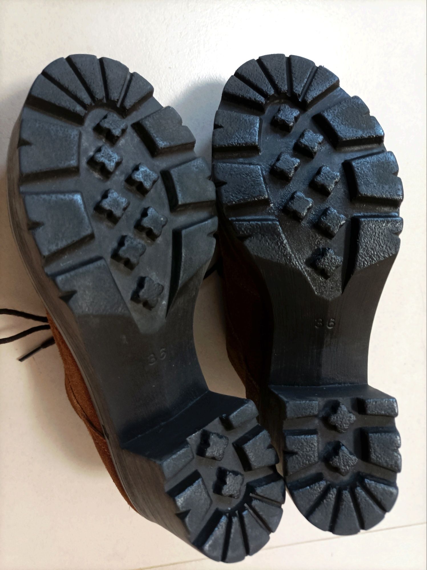 Sapatos Dakota em pele genuína marca Ana Catarina (T. 36)