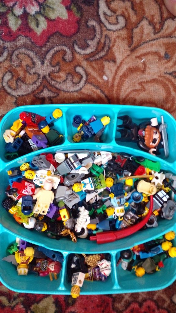 "LEGO" на вагу .