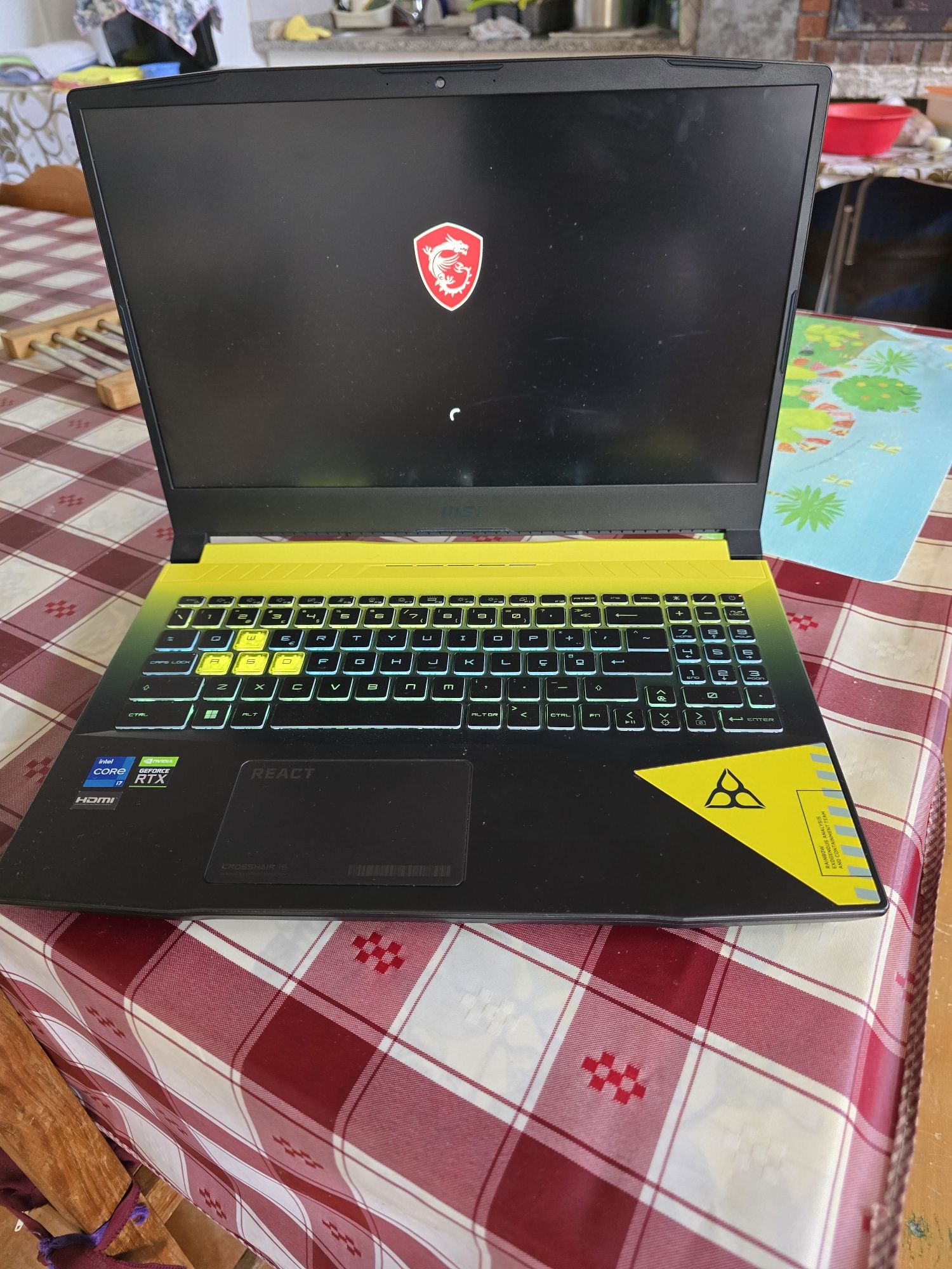 Portátil MSI 15.6" Crosshair 15