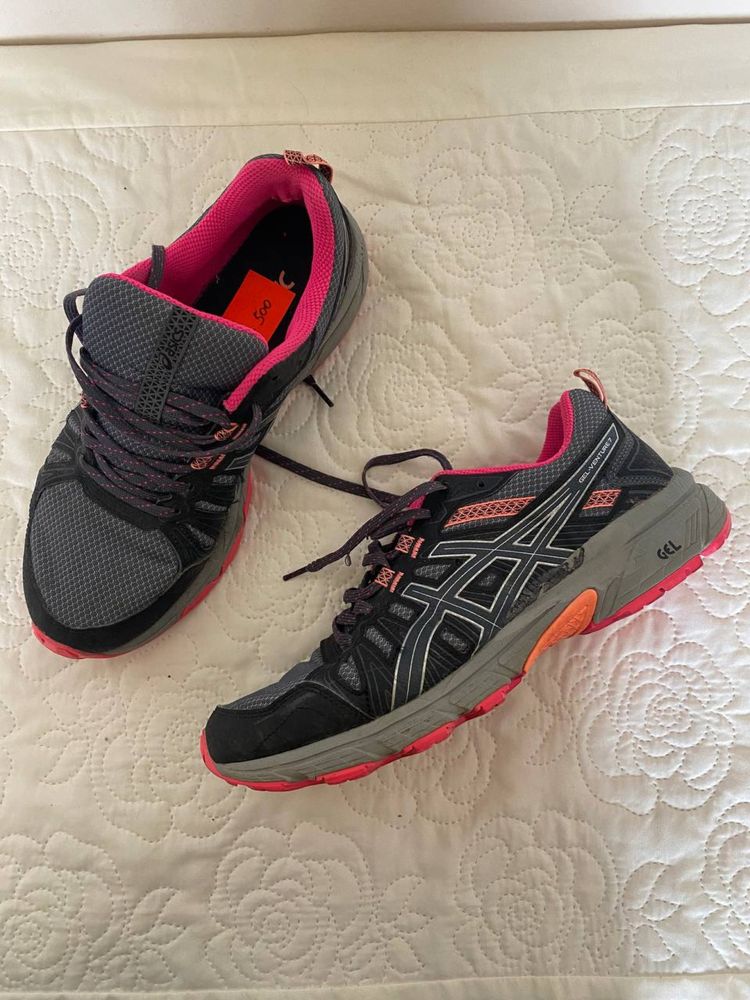 Кросівки asics