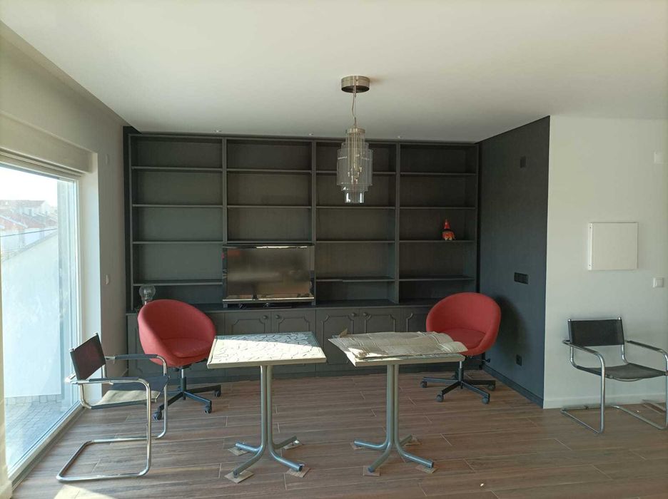 Penthouse T3 com garagem centro de Peniche.