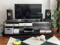 Movél de TV em metal preto