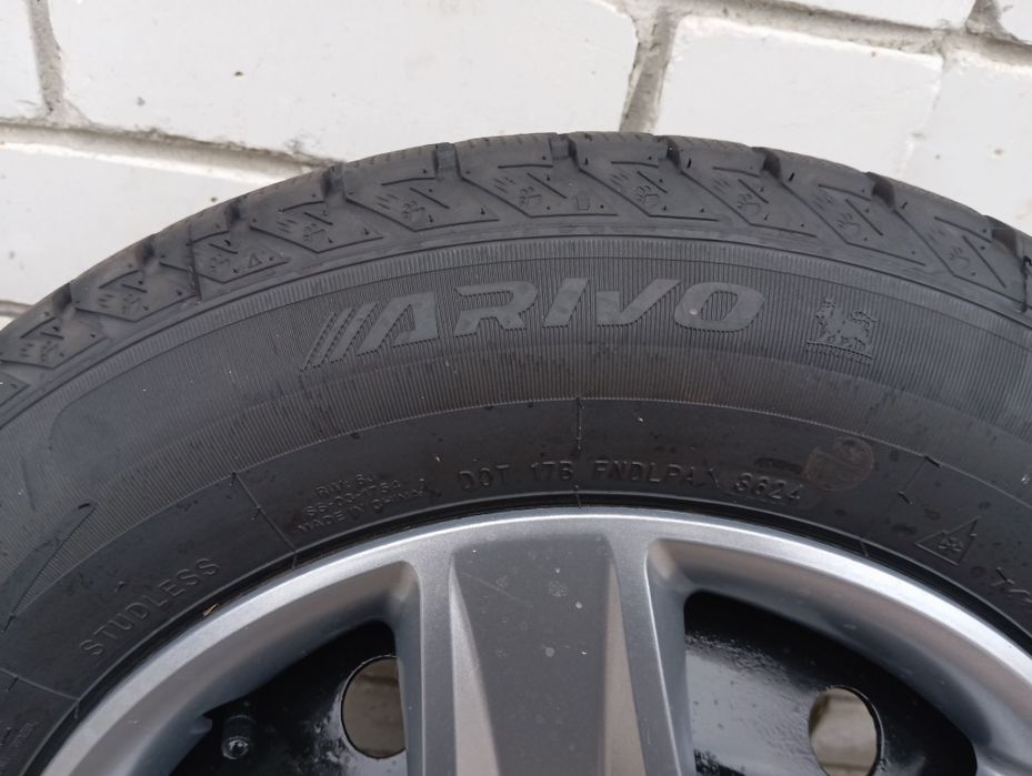 Диски 4 100  с резиной 195 65 15 зима Рено Сценик 2,Меган 2