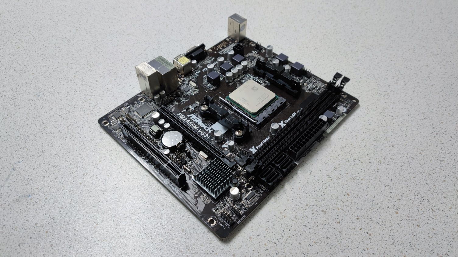 Motherboard ASRock + CPU 4 core + Cooler + 4GB