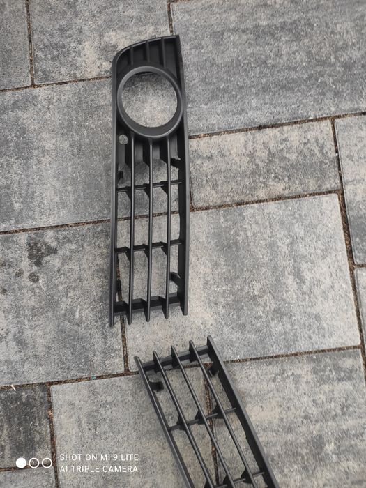 Kratka zderzaka halogenu Audi A4 B6 Prawa lewa