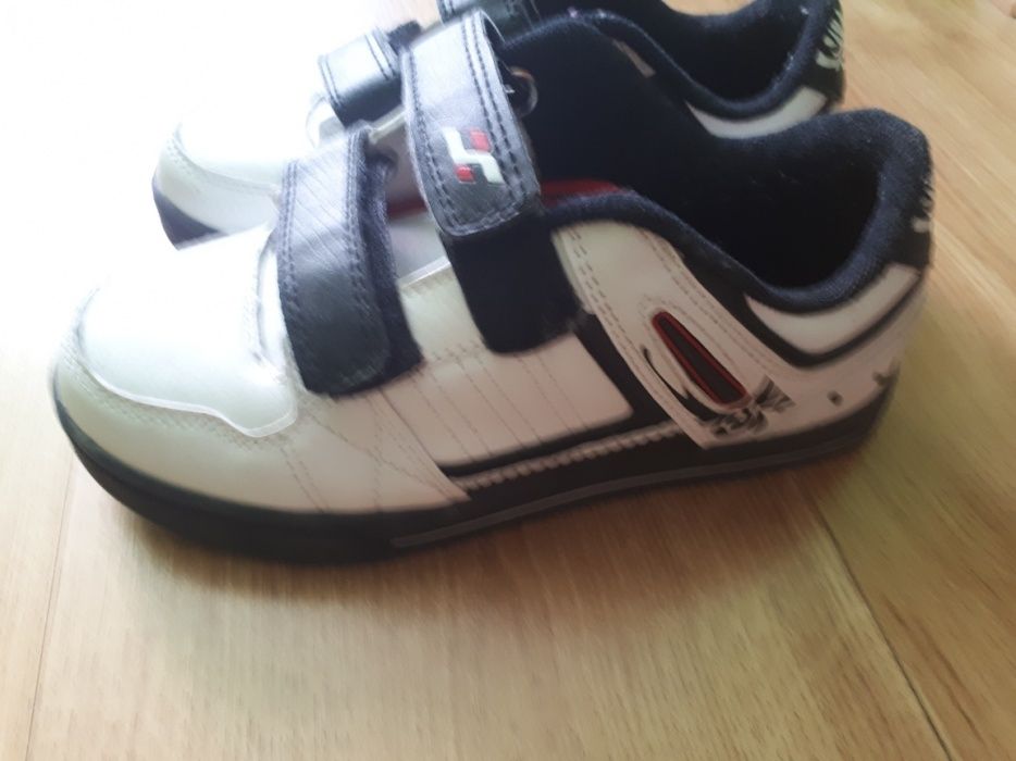 Buty chłopięce 32,33