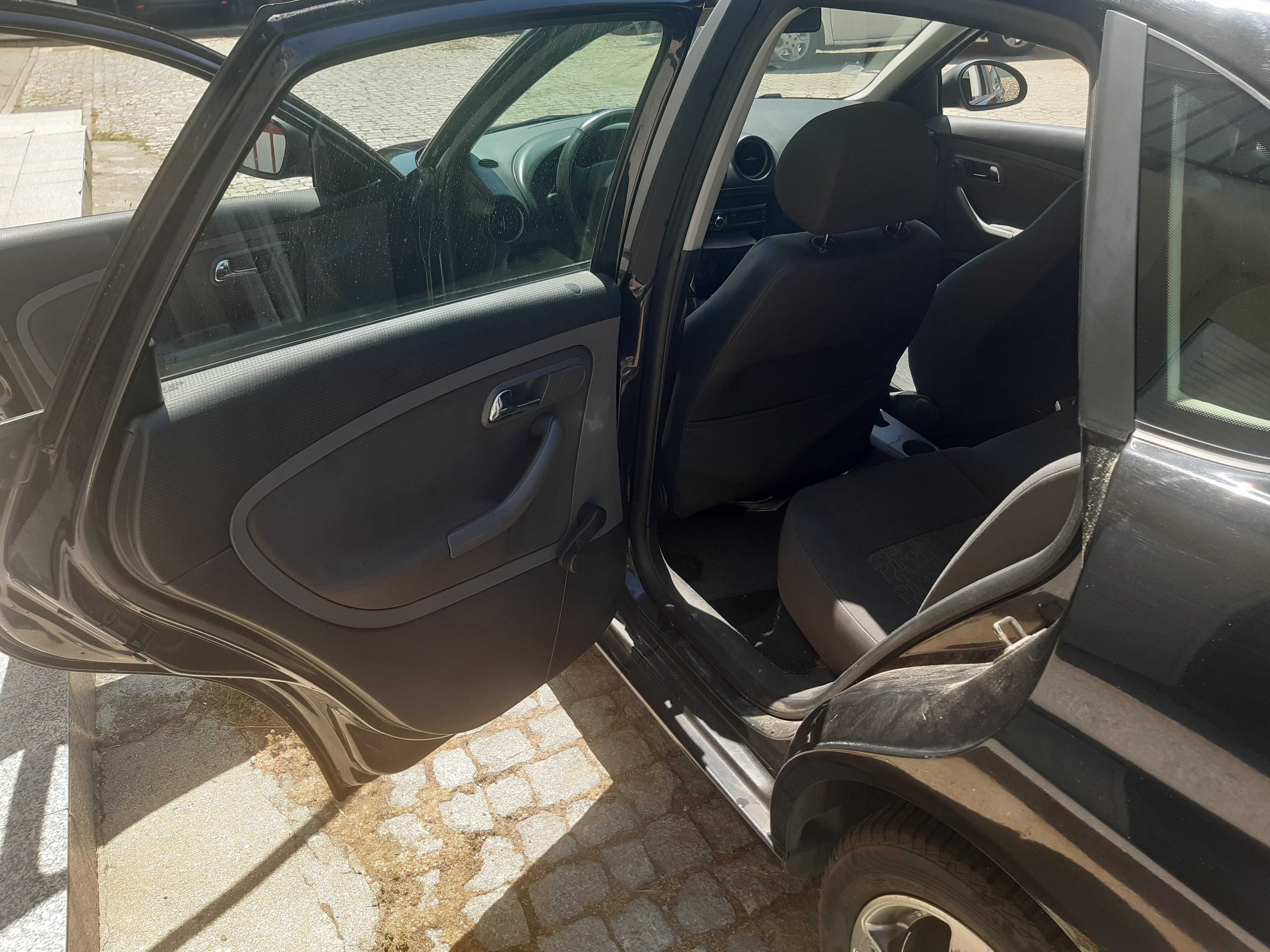 SEAT IBIZA - Nacional - 5 Lugares  Gasolina | €2.600