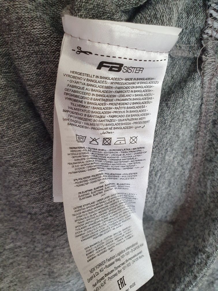 Sweter z kołnierzem