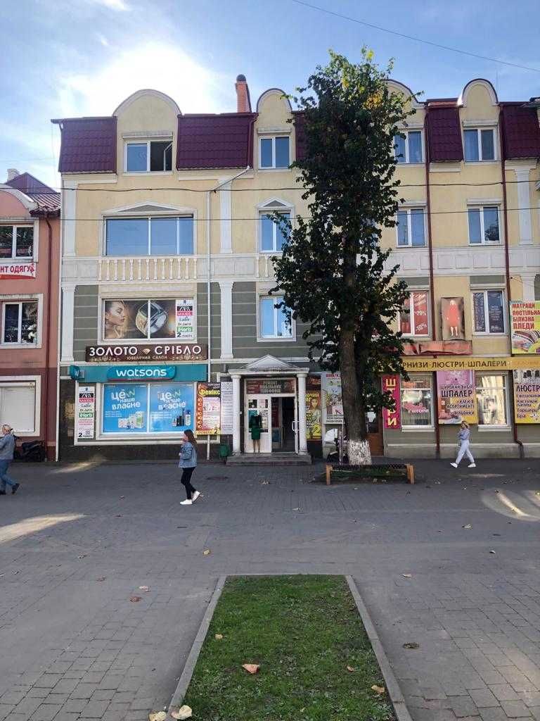 Оренда. ТЦ. 2 поверх .Центр.
.