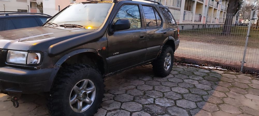 Frontera B Opel 4x4 Limited Leśny Wojownik