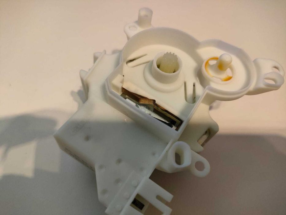 silnik dystrybutora zmywarki Bosch