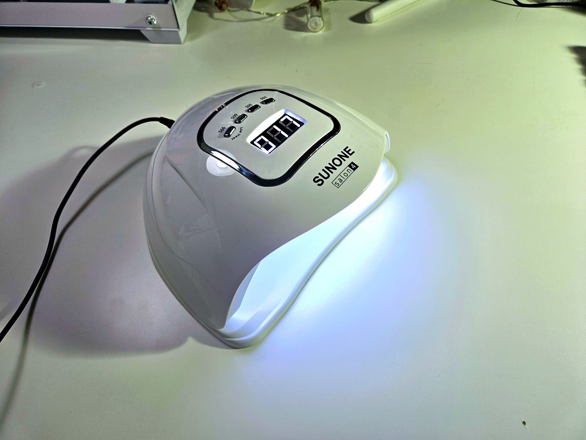Lampę LED do manicure (UV)