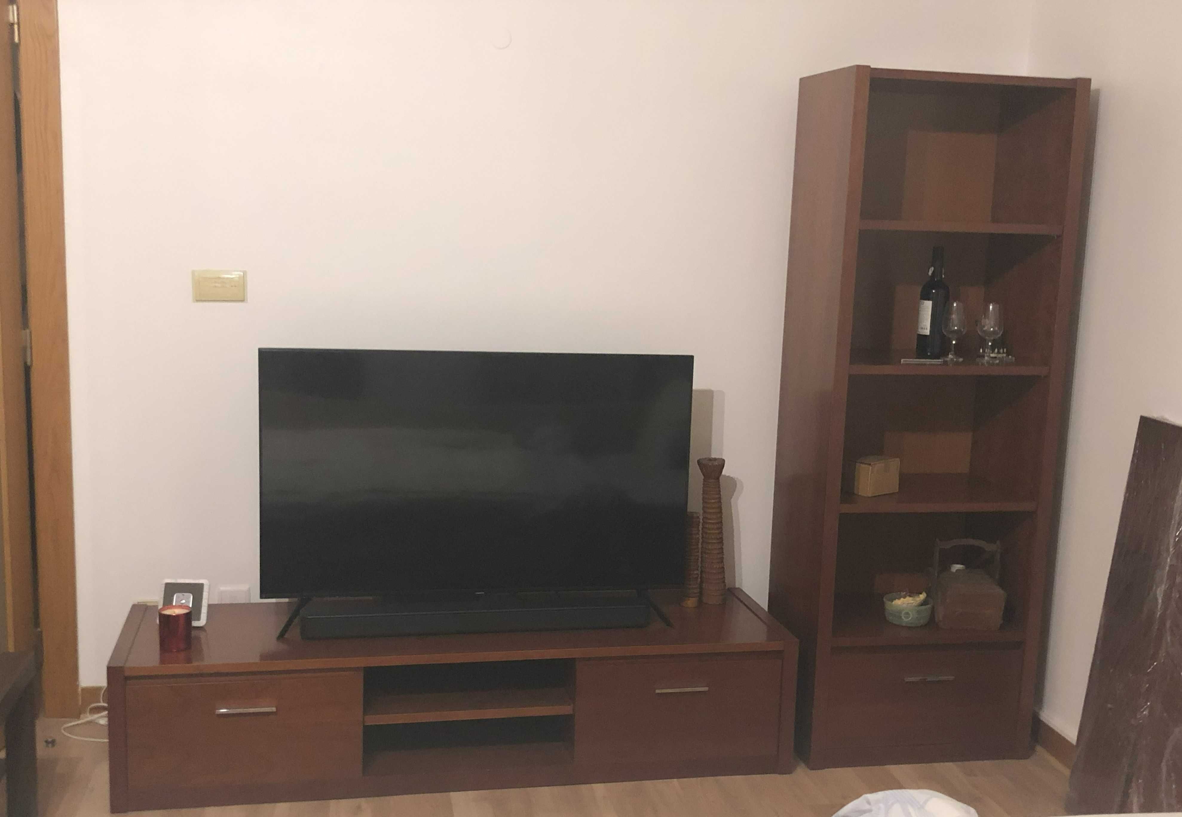 Vendo móvel para TV e estante
