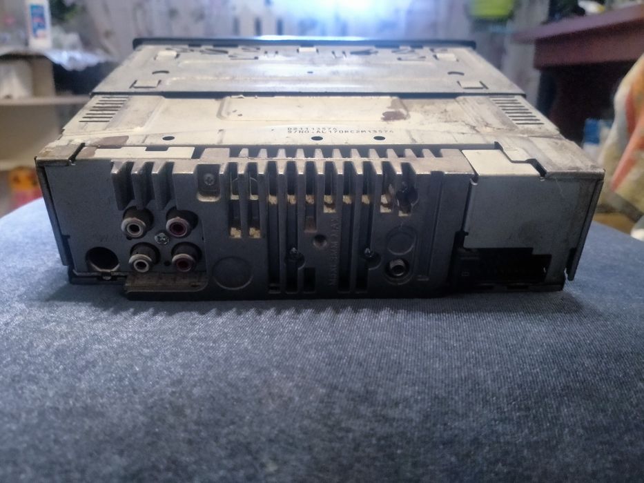 Alpine CDE-170R магнитола с блютузом