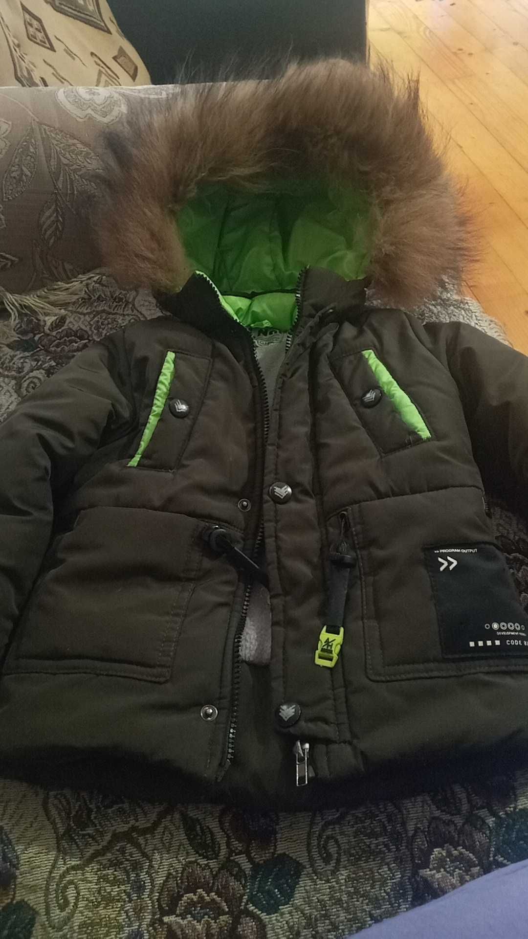Зимова курточка в гарному стані самовивіз
