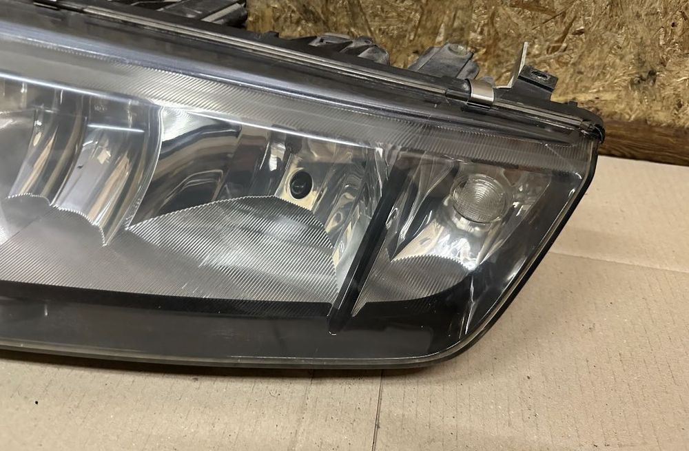Lampa reflektor Skoda Fabia I Lewa prawa przednia przód EUROPA