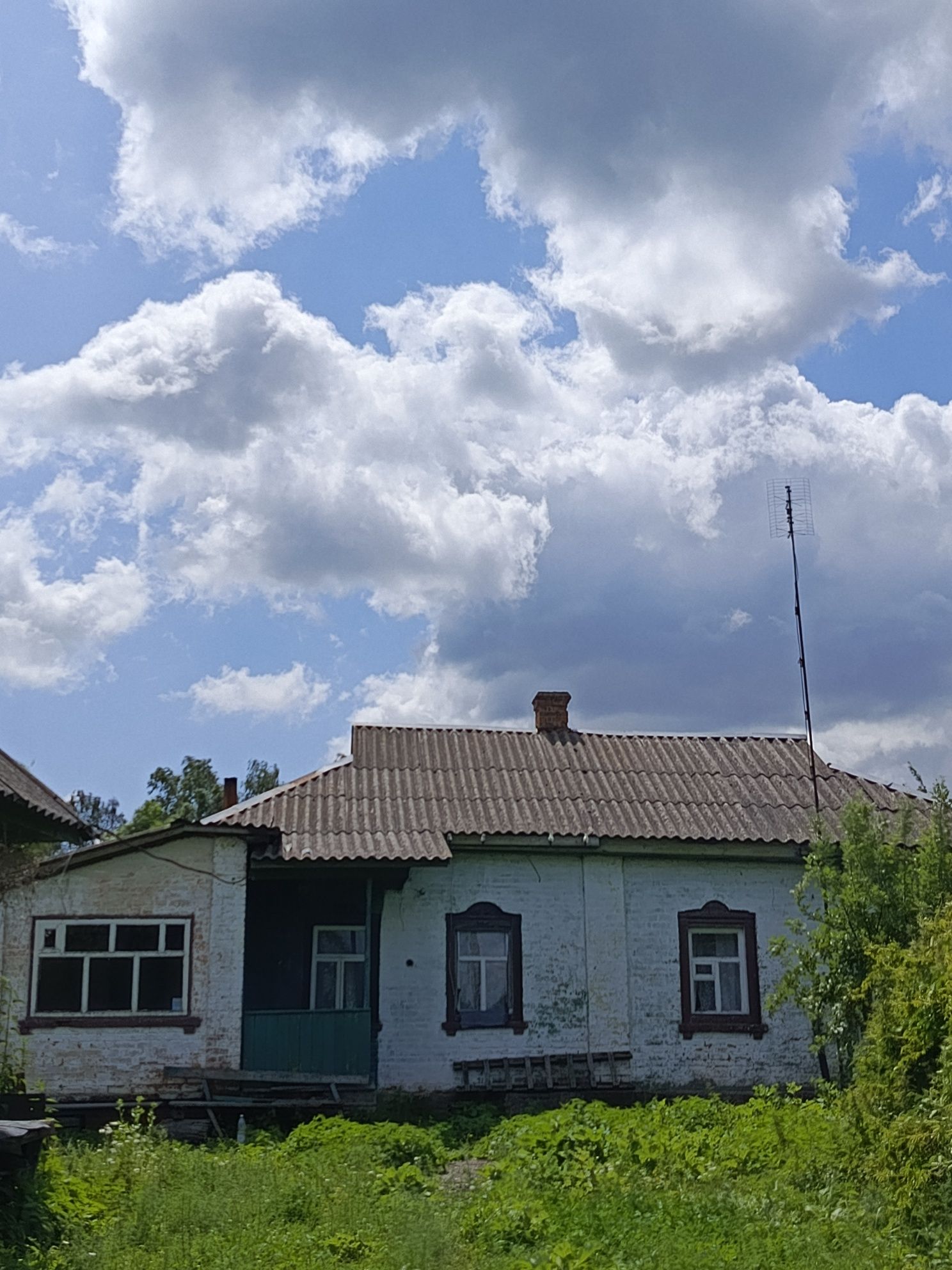 Продаж будинку під житло або дачу