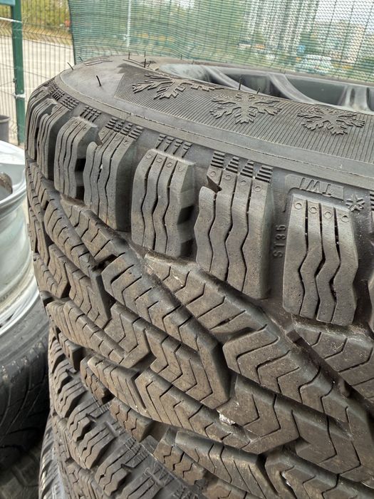 Зимняя резина с дисками на BMW 195/65/15 7.9мм