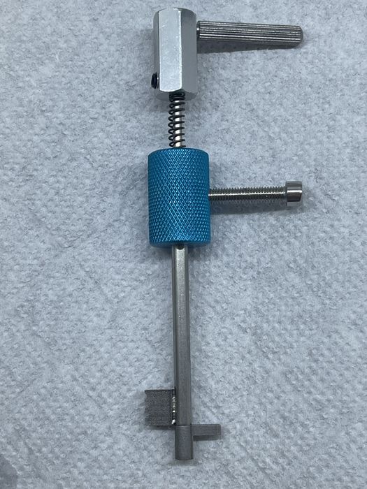 Інструмент для відкриття замків дискових,перфо,сувальдних,англійських