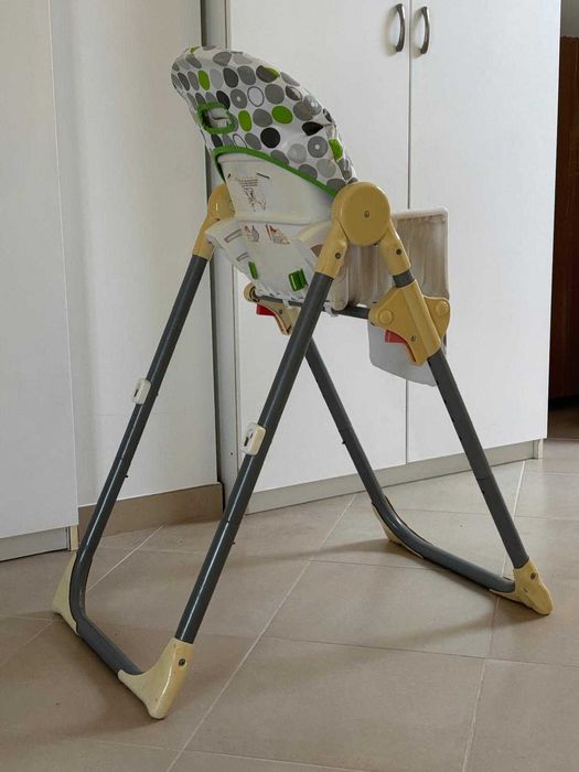 Cadeira de refeições para bebé