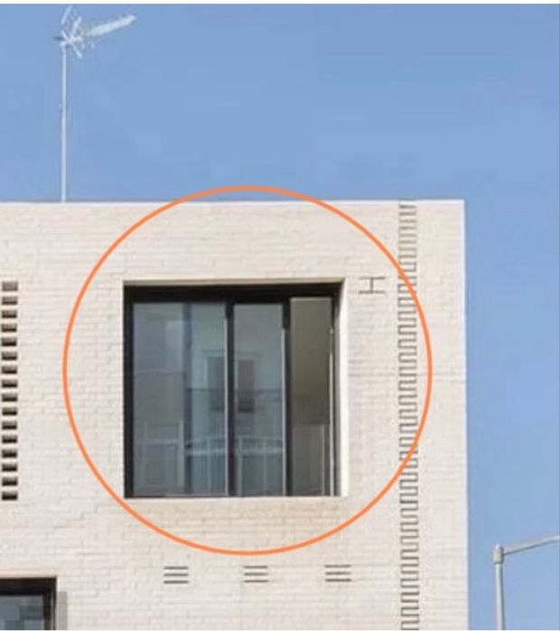 Janelas de alumínio de correr — quase novas, 1 ano de uso