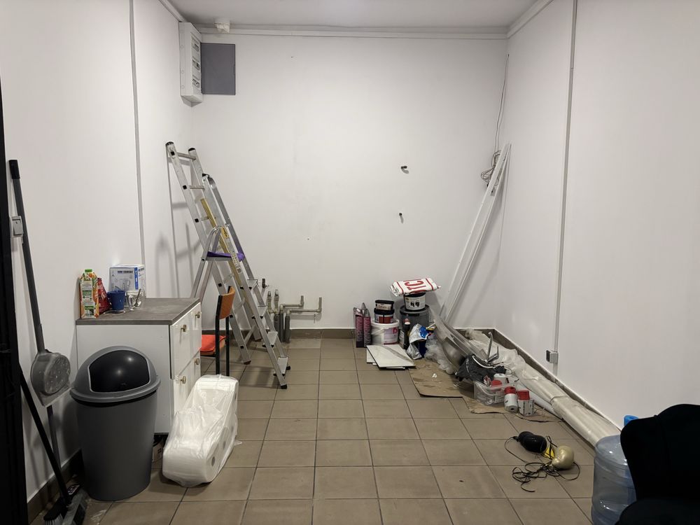 Lokal na salonik kosmetyczny przy dzialajacym solarium