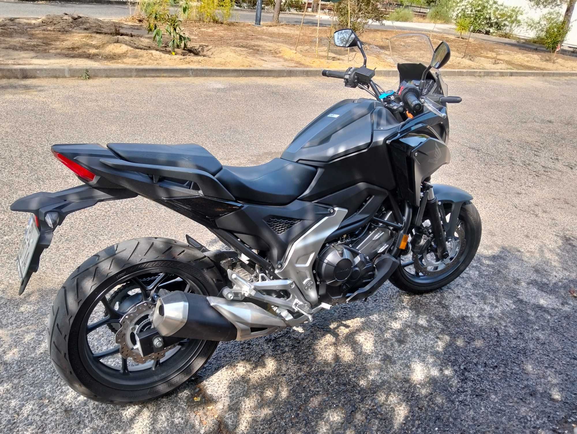 Honda NC750X poucos kms como nova.