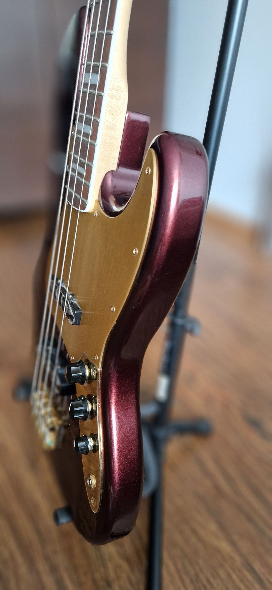 Squier 40th Anniversary Jazz Bass Gold Edition, Ruby Red Metallic