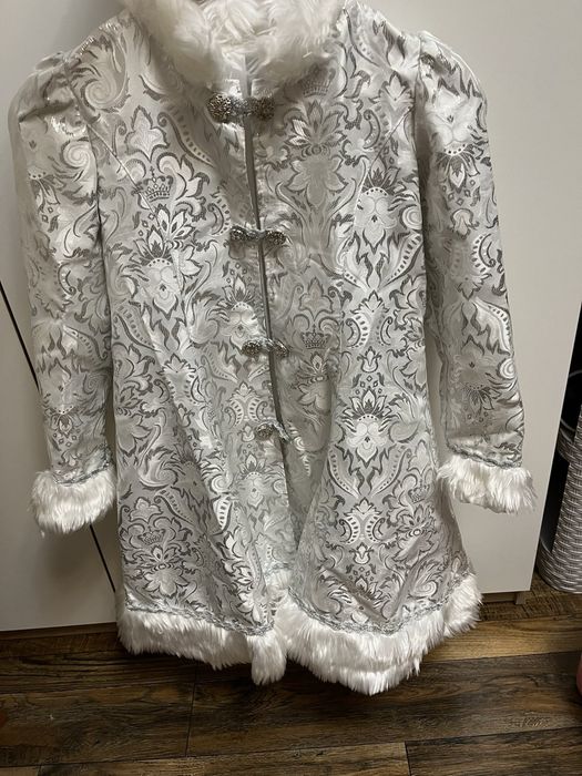 костюм снігурочки для виступів або свят