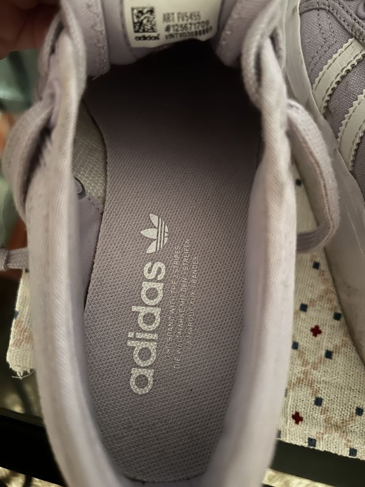 Buty Adidas trampki rozmiar 36 kolor fioletowy