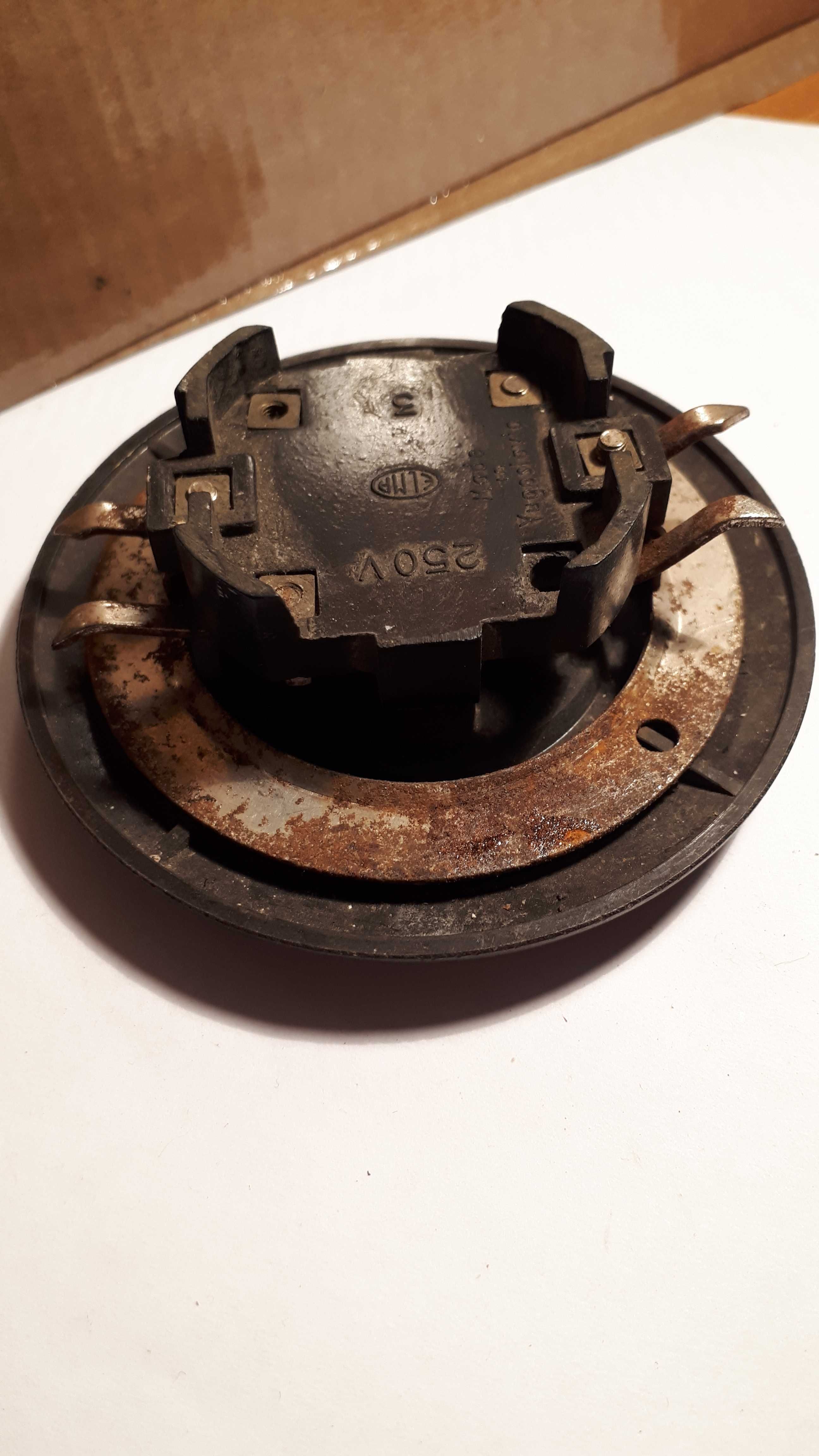 Stary bakelitowy dzwonek przycisk dzwonka włącznik