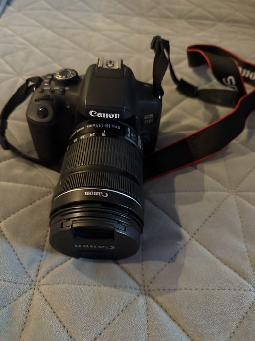 CANON 750D + 18-135mm (6% zużycia)