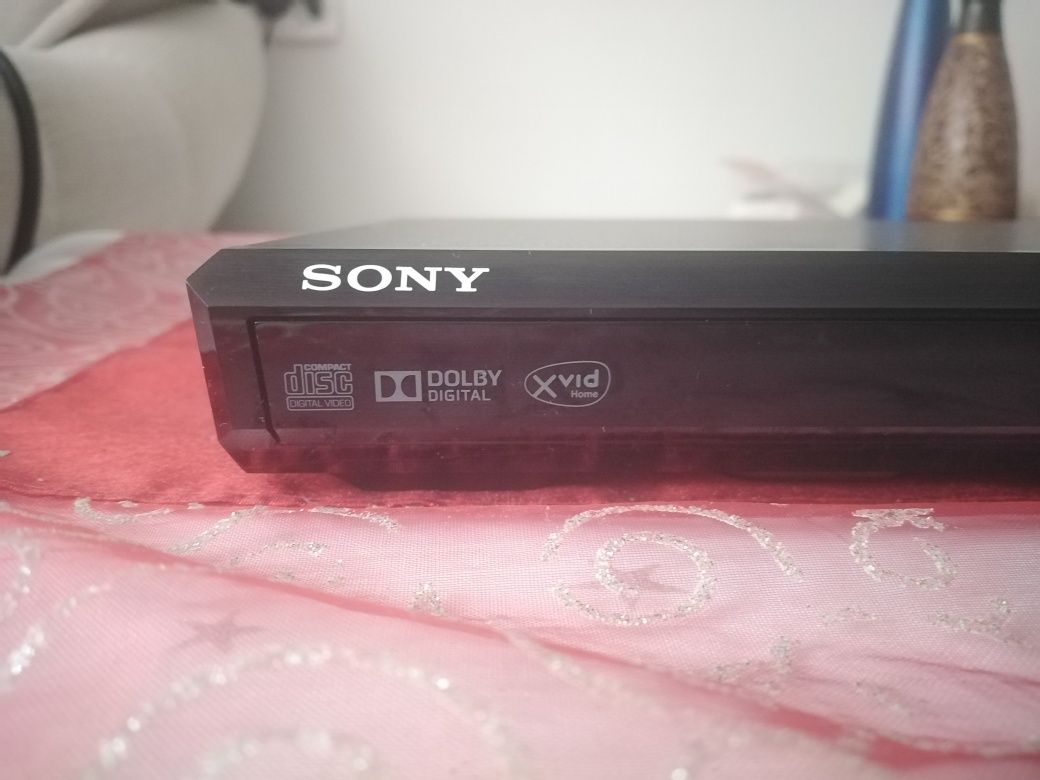 Sony dvd/cd/pendrive DVP SR 370 z pilotem i kablem euro - stan bdb.